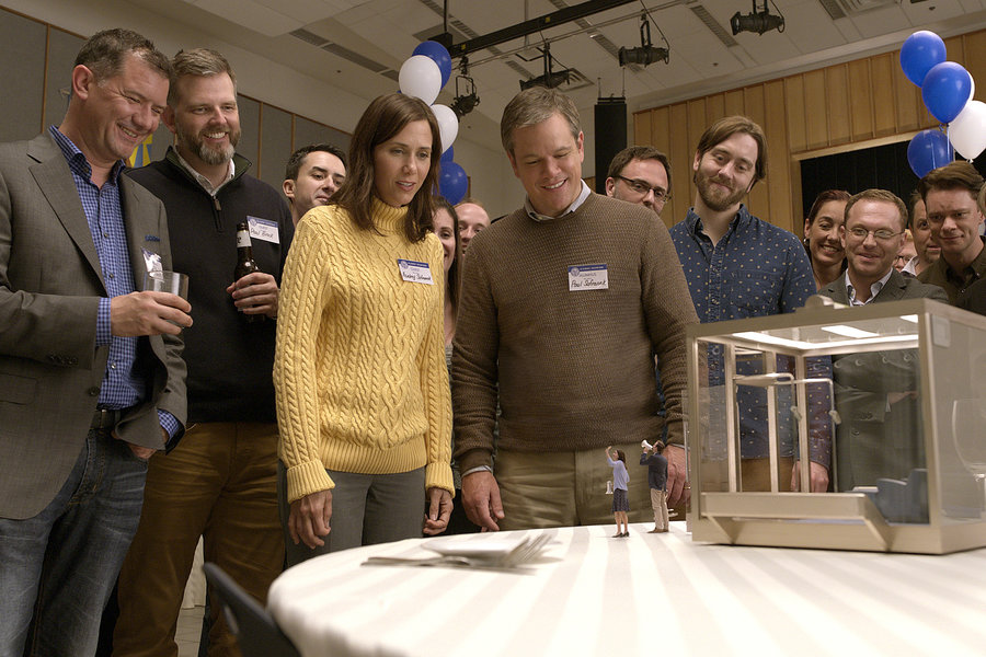 Kristen Wigg and Matt Damon in Downsizing